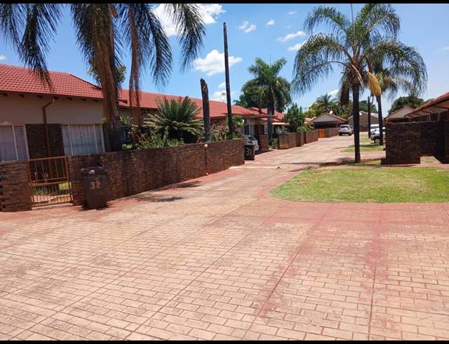 3 BEDROOM HOUSE FOR SALE IN THE ORCHARDS